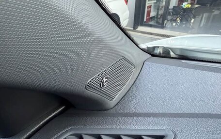 Volkswagen T-Roc I, 2022 год, 1 947 003 рублей, 14 фотография