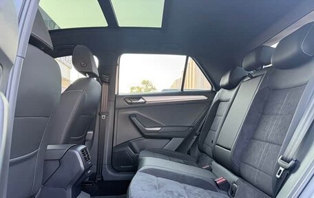 Volkswagen T-Roc I, 2022 год, 1 947 003 рублей, 16 фотография