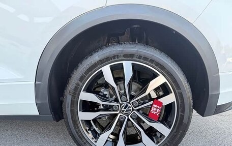 Volkswagen T-Roc I, 2022 год, 1 947 003 рублей, 21 фотография