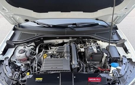 Volkswagen T-Roc I, 2022 год, 1 947 003 рублей, 20 фотография