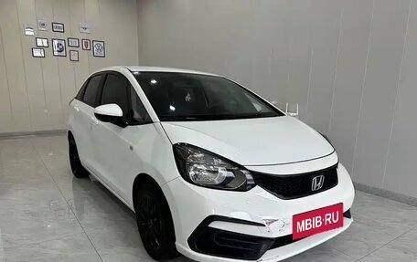 Honda Fit, 2022 год, 1 221 004 рублей, 2 фотография