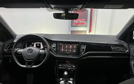 Volkswagen T-Roc I, 2022 год, 1 874 555 рублей, 12 фотография