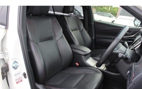 Toyota Harrier, 2019 год, 2 600 000 рублей, 12 фотография