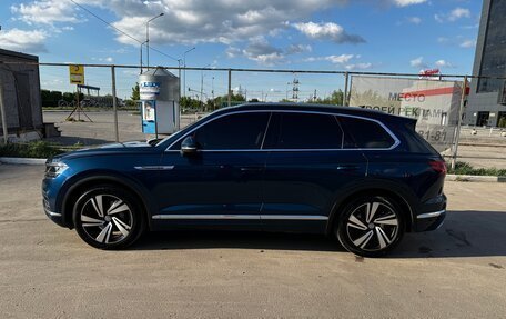 Volkswagen Touareg III, 2018 год, 4 900 000 рублей, 7 фотография