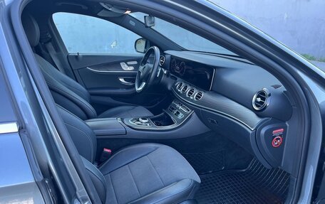 Mercedes-Benz E-Класс, 2018 год, 3 500 000 рублей, 7 фотография