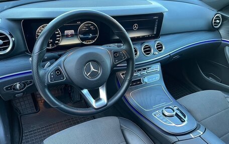 Mercedes-Benz E-Класс, 2018 год, 3 500 000 рублей, 11 фотография