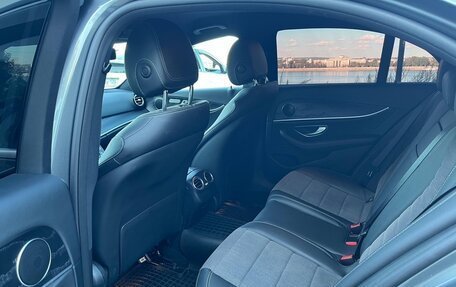 Mercedes-Benz E-Класс, 2018 год, 3 500 000 рублей, 10 фотография