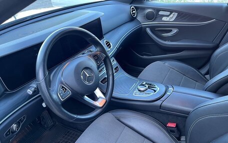 Mercedes-Benz E-Класс, 2018 год, 3 500 000 рублей, 13 фотография