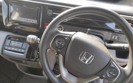 Honda Stepwgn IV, 2020 год, 1 920 000 рублей, 3 фотография