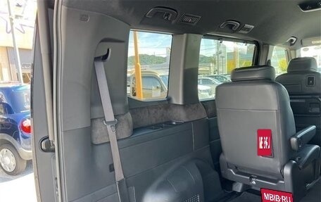 Honda Stepwgn, 2022 год, 2 150 000 рублей, 21 фотография