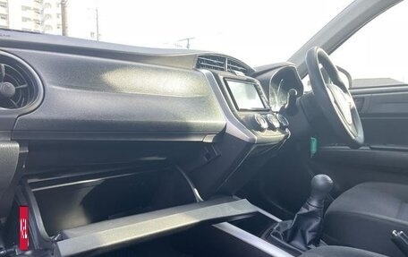 Toyota Corolla, 2017 год, 700 000 рублей, 23 фотография