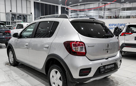 Renault Sandero II рестайлинг, 2015 год, 750 000 рублей, 8 фотография