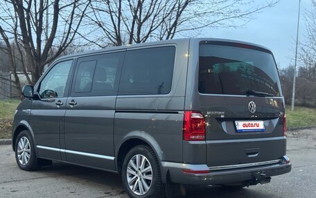 Volkswagen Multivan T6 рестайлинг, 2016 год, 4 990 000 рублей, 3 фотография