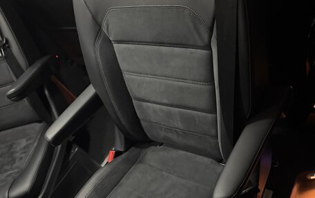 Volkswagen Multivan T6 рестайлинг, 2016 год, 4 990 000 рублей, 19 фотография