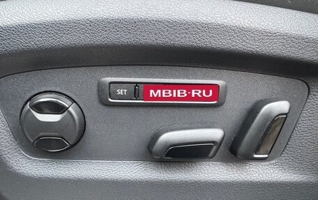 Volkswagen Multivan T6 рестайлинг, 2016 год, 4 990 000 рублей, 13 фотография