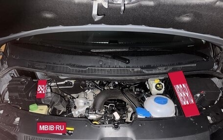 Volkswagen Multivan T6 рестайлинг, 2016 год, 4 990 000 рублей, 20 фотография