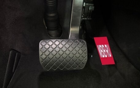 Volkswagen Multivan T6 рестайлинг, 2016 год, 4 990 000 рублей, 35 фотография