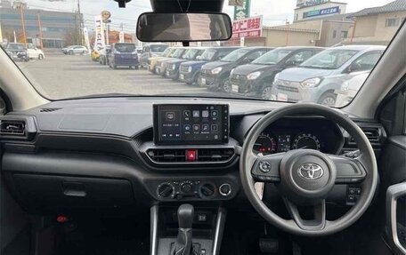 Toyota Raize I, 2021 год, 1 400 000 рублей, 10 фотография