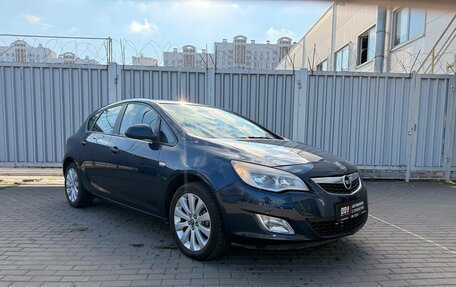 Opel Astra J, 2010 год, 550 000 рублей, 1 фотография