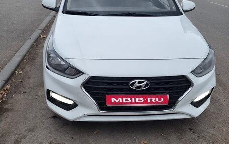 Hyundai Solaris II рестайлинг, 2018 год, 1 200 000 рублей, 1 фотография