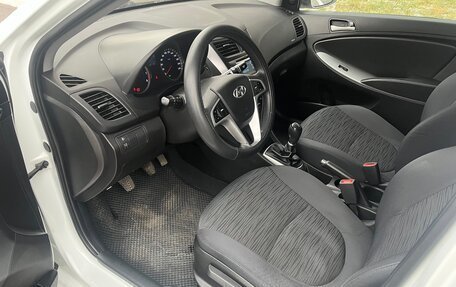 Hyundai Solaris II рестайлинг, 2016 год, 938 000 рублей, 24 фотография