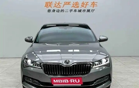 Skoda Superb III рестайлинг, 2024 год, 2 470 000 рублей, 3 фотография