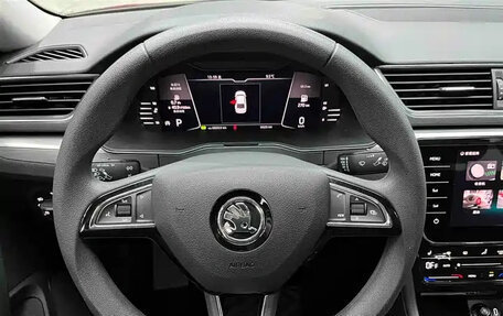 Skoda Superb III рестайлинг, 2024 год, 2 470 000 рублей, 12 фотография