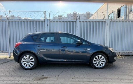 Opel Astra J, 2010 год, 550 000 рублей, 4 фотография