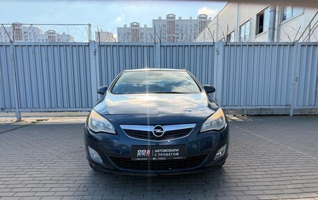 Opel Astra J, 2010 год, 550 000 рублей, 2 фотография