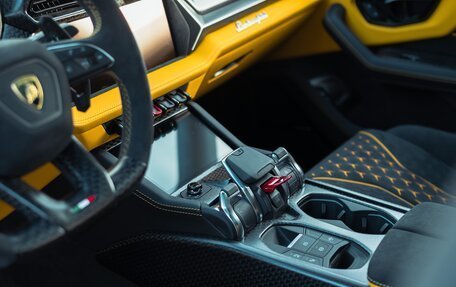 Lamborghini Urus I, 2025 год, 75 000 000 рублей, 35 фотография