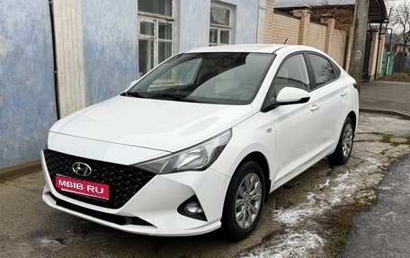 Hyundai Solaris II рестайлинг, 2021 год, 1 450 000 рублей, 1 фотография