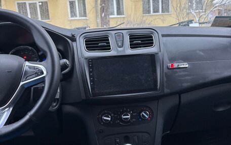 Renault Sandero II рестайлинг, 2018 год, 1 000 000 рублей, 7 фотография