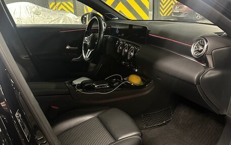 Mercedes-Benz A-Класс, 2019 год, 2 750 000 рублей, 9 фотография