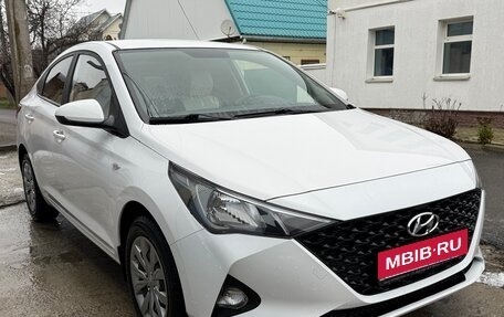 Hyundai Solaris II рестайлинг, 2021 год, 1 450 000 рублей, 3 фотография