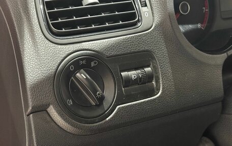 Volkswagen Polo VI (EU Market), 2015 год, 990 000 рублей, 14 фотография