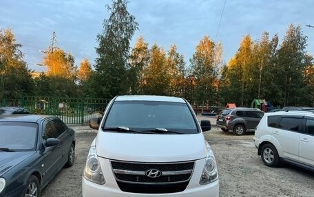 Hyundai Grand Starex Grand Starex I рестайлинг 2, 2010 год, 1 280 000 рублей, 1 фотография