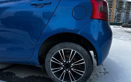 Toyota Yaris III рестайлинг, 2008 год, 550 000 рублей, 8 фотография