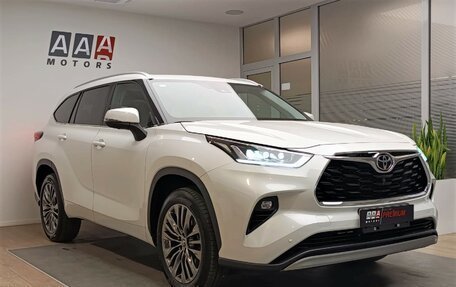 Toyota Highlander, 2025 год, 5 990 000 рублей, 3 фотография