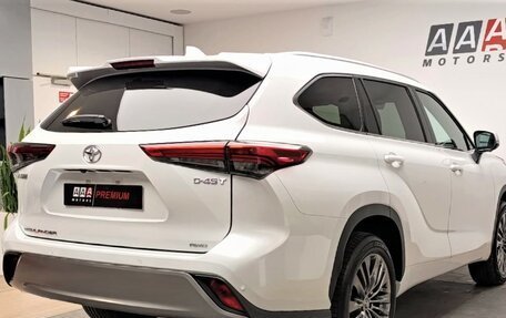 Toyota Highlander, 2025 год, 5 990 000 рублей, 5 фотография