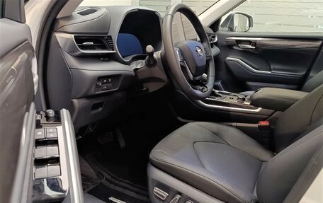 Toyota Highlander, 2025 год, 5 990 000 рублей, 8 фотография