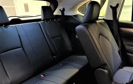 Toyota Highlander, 2025 год, 5 990 000 рублей, 11 фотография