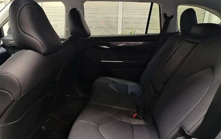 Toyota Highlander, 2025 год, 5 990 000 рублей, 20 фотография