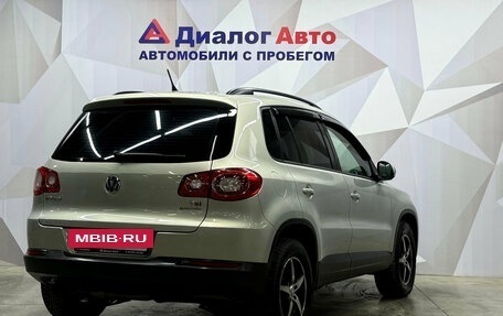 Volkswagen Tiguan I, 2011 год, 950 000 рублей, 6 фотография