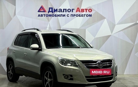 Volkswagen Tiguan I, 2011 год, 950 000 рублей, 3 фотография