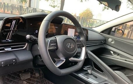 Hyundai Elantra, 2022 год, 2 125 000 рублей, 2 фотография