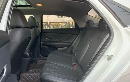 Hyundai Elantra, 2022 год, 2 125 000 рублей, 13 фотография