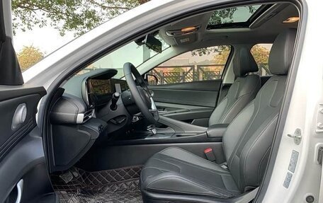 Hyundai Elantra, 2022 год, 2 125 000 рублей, 12 фотография