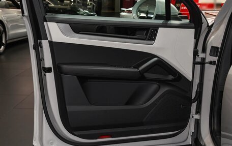 Porsche Cayenne III, 2025 год, 16 065 000 рублей, 18 фотография