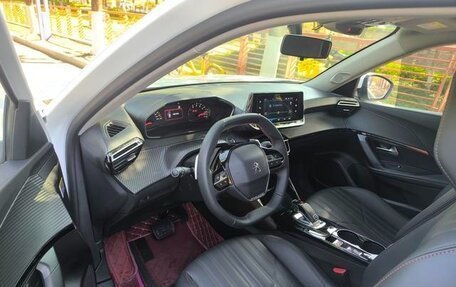 Peugeot 2008 II, 2023 год, 1 270 000 рублей, 9 фотография