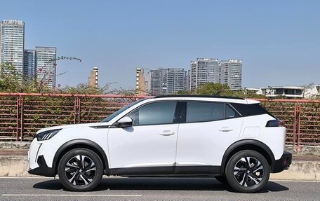 Peugeot 2008 II, 2023 год, 1 270 000 рублей, 8 фотография